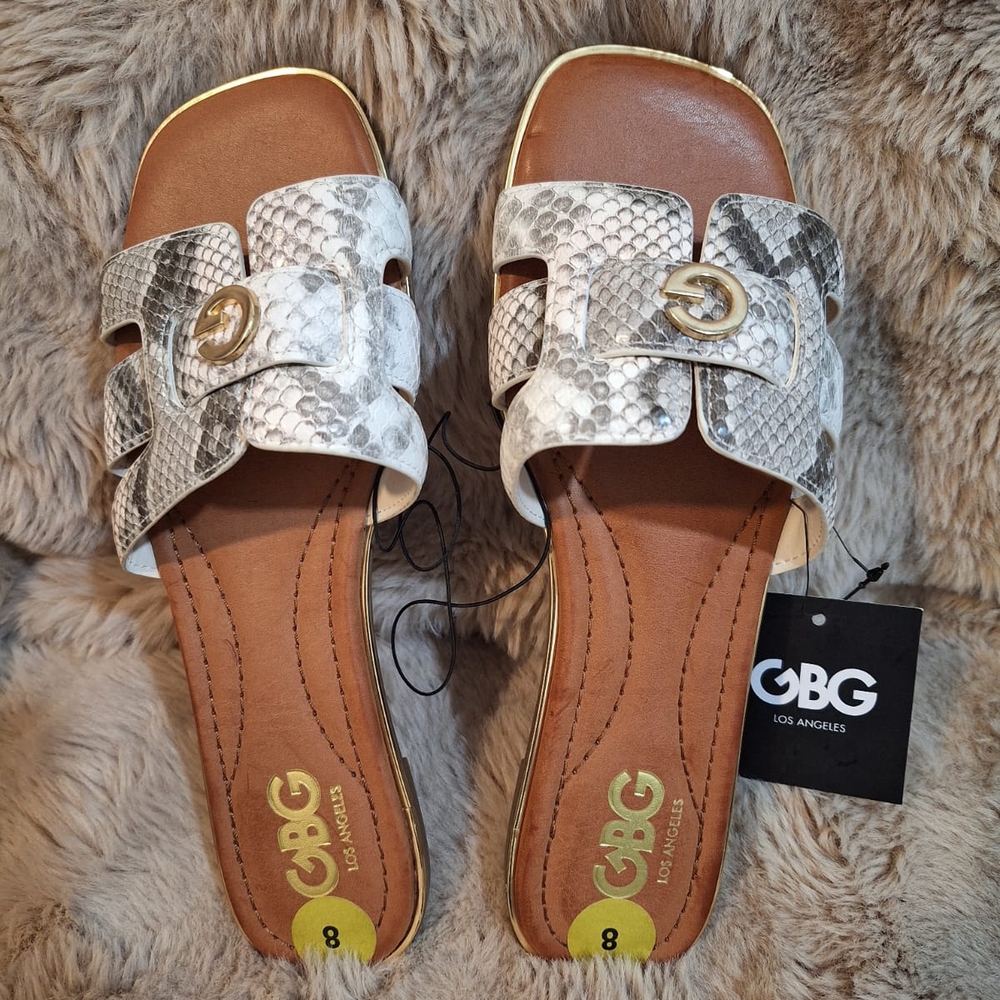 GBG Los Angeles Women's White and Gray Slide Sandals